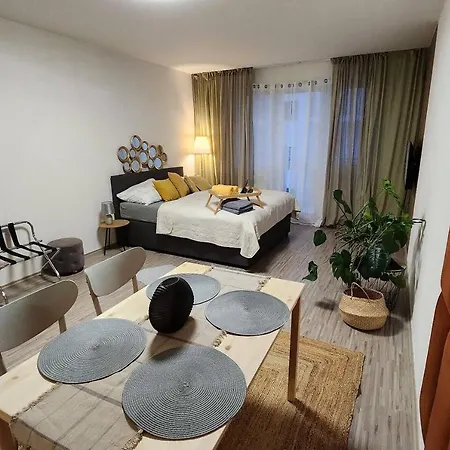 Apartman Sky S Balkonem Apartament *